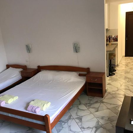 Vilena Apartmani Tivat Buitenkant foto