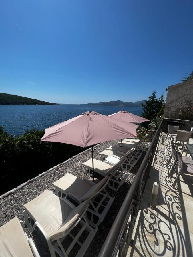 Vilena Apartmani Tivat Buitenkant foto